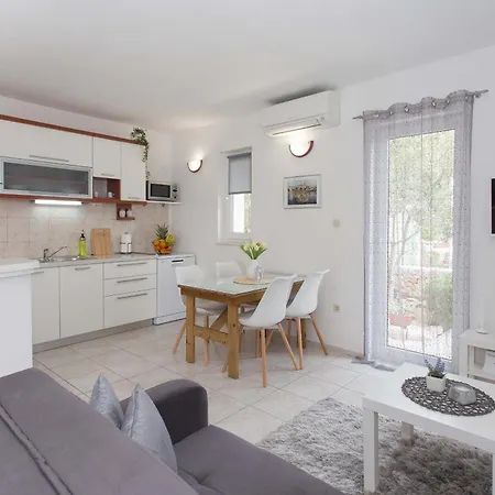 펜션 Seaside Family Friendly House With A Swimming Pool Sevid, Trogir - 22724
