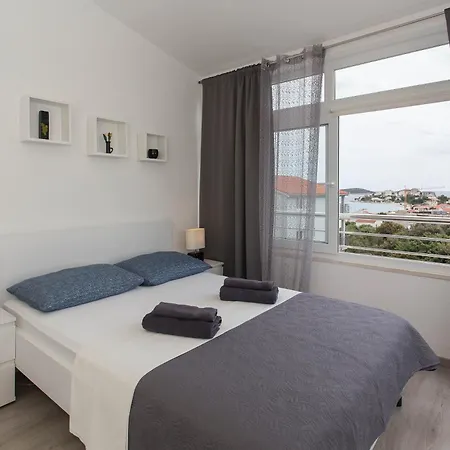 Seaside Family Friendly House With A Swimming Pool Sevid, Trogir - 22724 *