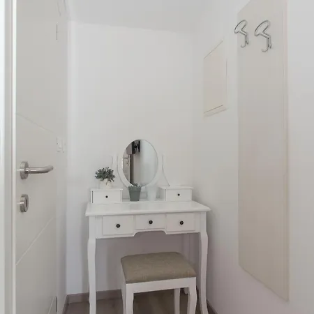 펜션 Seaside Family Friendly House With A Swimming Pool Sevid, Trogir - 22724 *