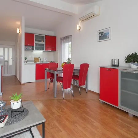 Seaside Family Friendly House With A Swimming Pool Sevid, Trogir - 22724 펜션 *