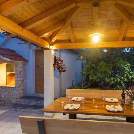 Seaside Family Friendly House With A Swimming Pool Sevid, Trogir - 22724 펜션